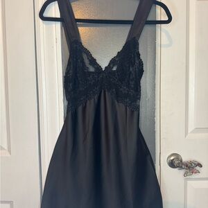 Lioness Black Lace Chemise with V-Neckline